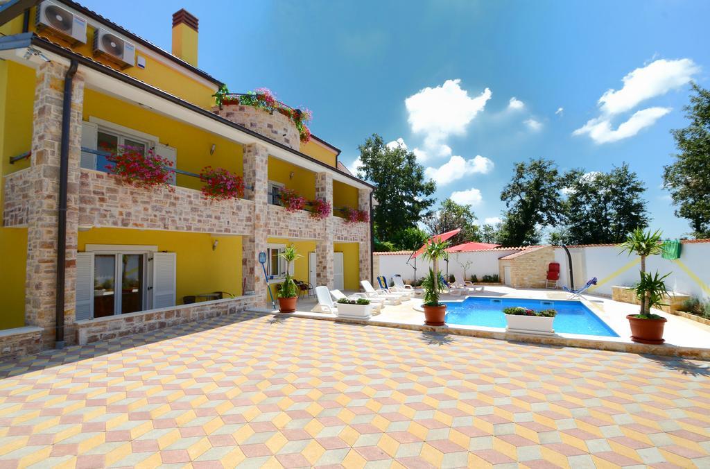 Apartment Mimi Višnjan